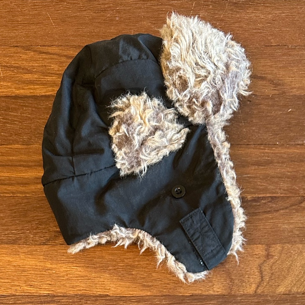 3/$15 GAP Black Faux Fur Trapper Hat Winter Hat Cozy Ear Flap Hat S/M